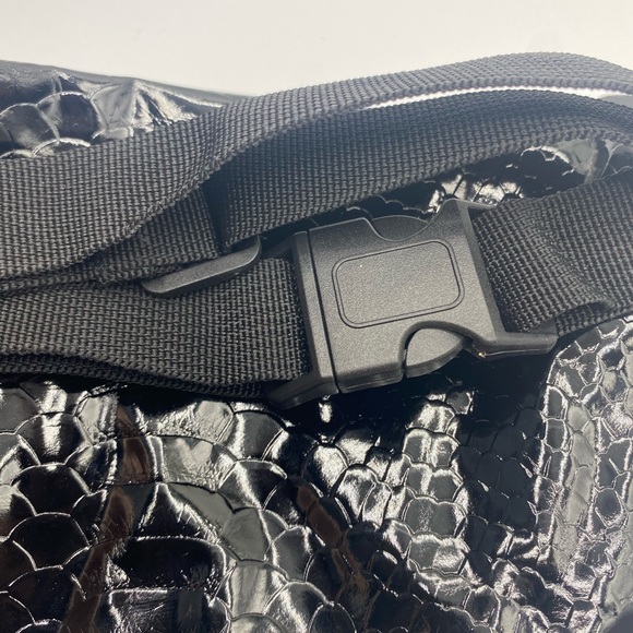 Adjustable Fanny Pack - Picture 2 of 6